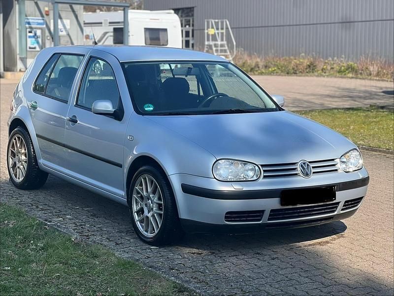 Gebraucht VW Golf III 75 PS (55 kW) 1998 Silber Kleinwagen