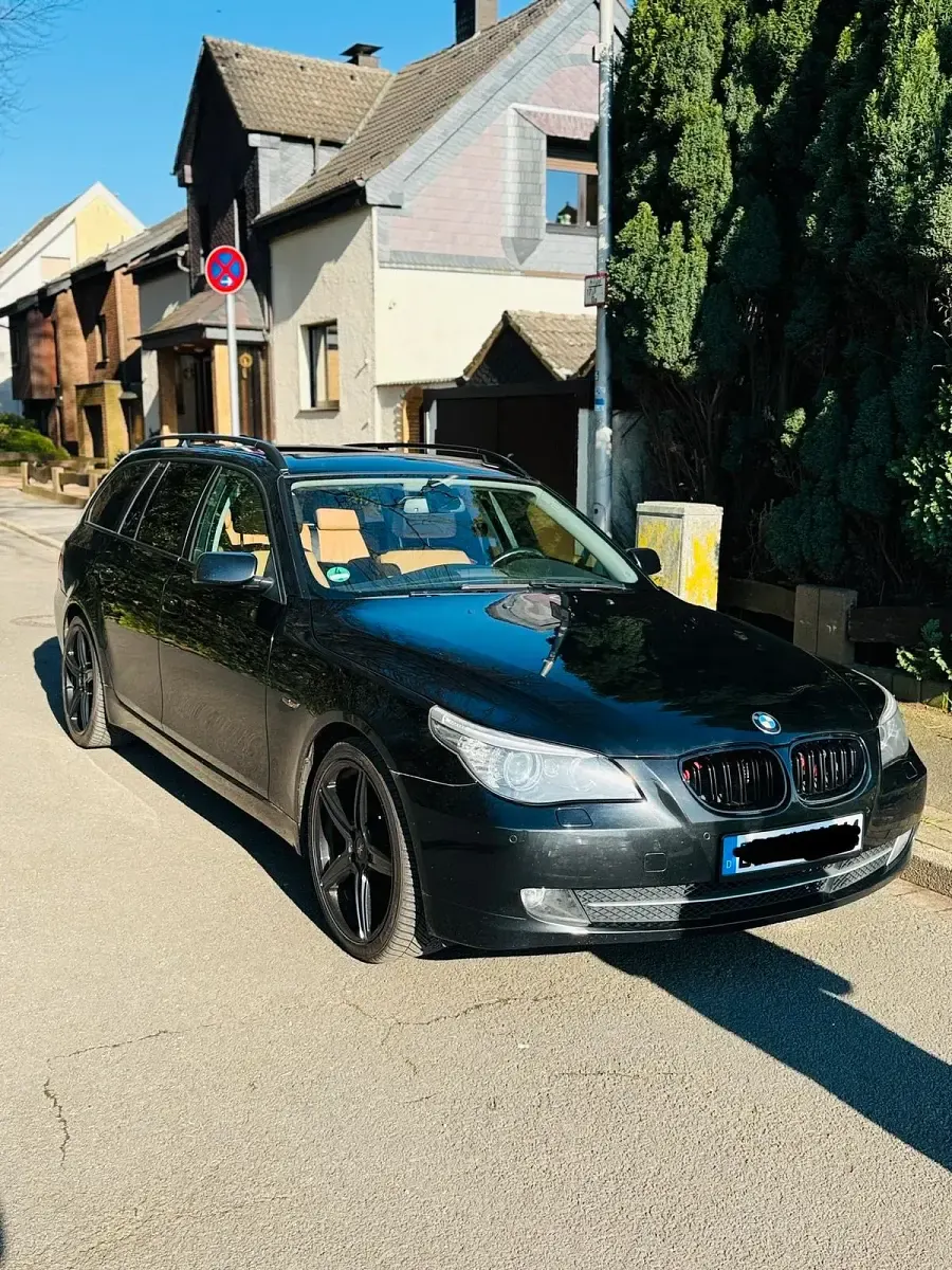 Käytetty BMW 523 190 HP (139 kW) 2007 Musta Farmari