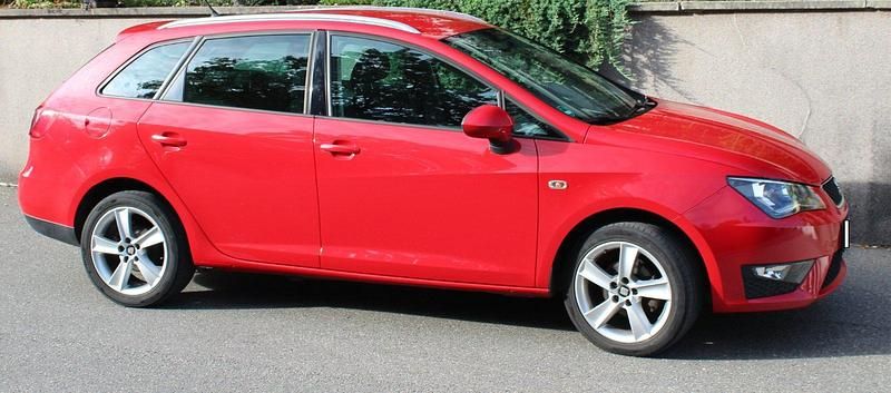 Rot Gebraucht 2015 Seat Ibiza ST FR Kombi | 4.450 € (Guter Preis) - Bild 1/4