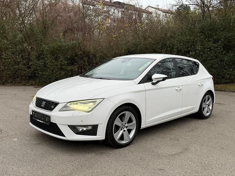 Weiß Gebraucht 2014 Seat Leon FR Limousine | 9.990 € (Etwas zu teuer) - Bild 1/4