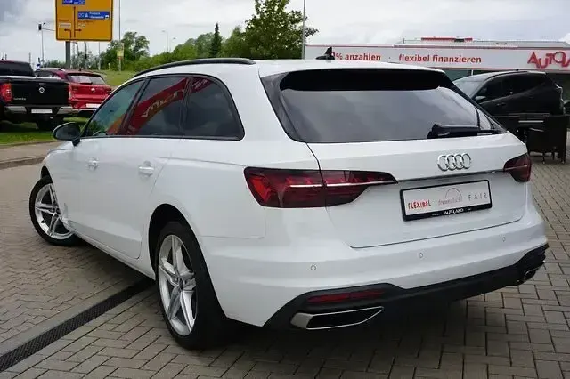Gebraucht Audi A4 Comfort 204 PS (150 kW) 2023 Ibisweiss Kombi