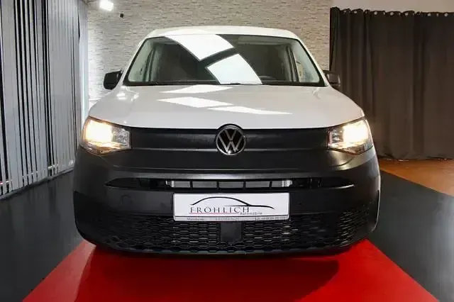 Second-hand VW Caddy 122 CP (89 kW) 2022 Alb Monovolum
