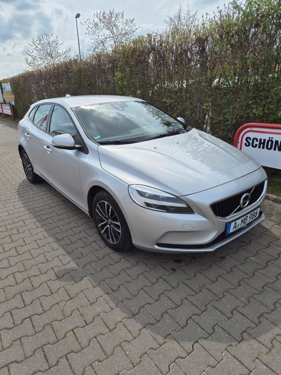 Silber Gebraucht 2019 Volvo V40 Kombi | 11.500 € (Guter Preis) - Bild 1/4