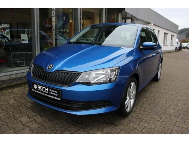 Gebraucht Skoda Fabia Cool Edition 60 PS (44 kW) 2017 Race blue metallic Kleinwagen