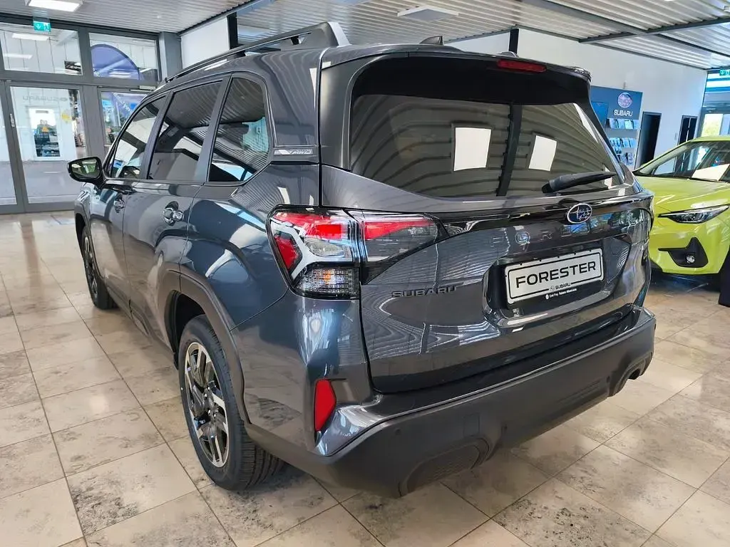 Neu Subaru Forester Exclusive+ 136 PS (100 kW) 2026 Grau SUV