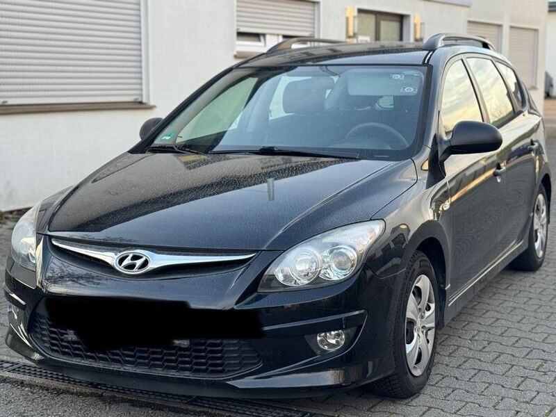 Schwarz Gebraucht 2012 Hyundai i30 Classic Kombi | 3.100 € (Superpreis) - Bild 1/4
