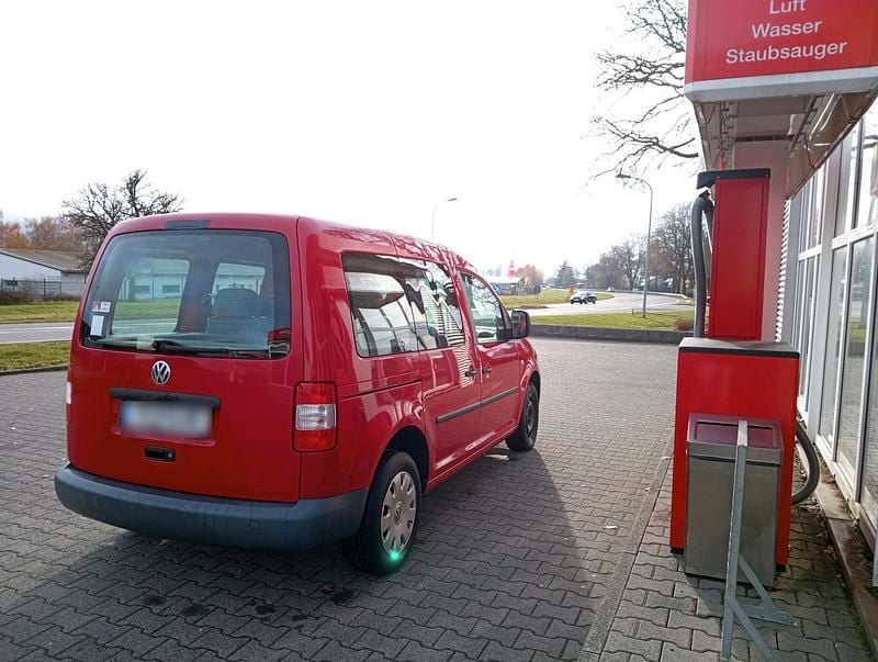 Gebraucht VW Caddy Team 80 PS (58 kW) 2010 Rot Van / Kleinbus