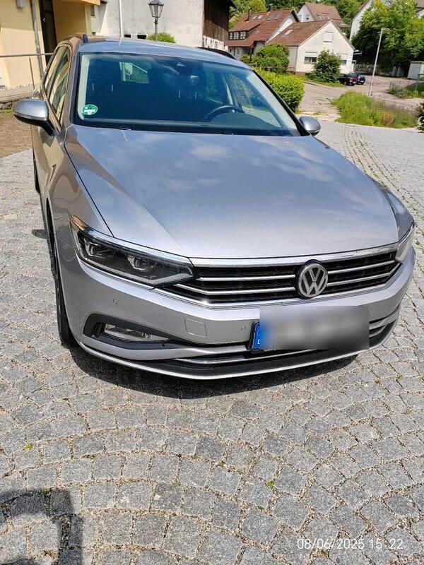 Andere außenfarben Gebraucht 2020 VW Passat Business Kombi | 27.200 € (Teuer) - Bild 1/4