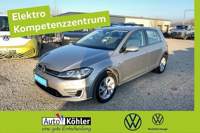 Tungsten silver Gebraucht 2020 VW e-Golf Kleinwagen | 15.920 € (Fairer Preis) - Bild 1/3