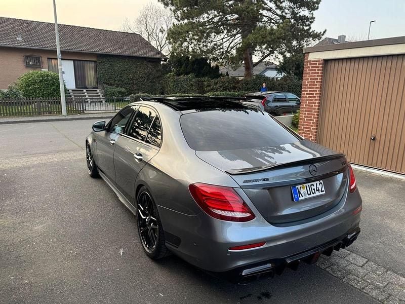 Gebraucht Mercedes E63S AMG AMG 612 PS (450 kW) 2017 Grau Limousine