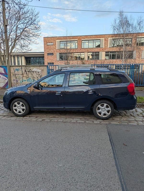 Blau Gebraucht 2015 Dacia Logan MCV Kombi | 7.600 € - Bild 1/4