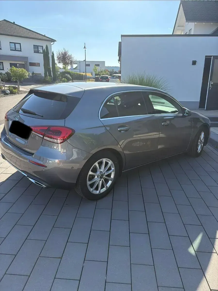 Gebraucht Mercedes A200 163 PS (119 kW) 2020 Silber Limousine
