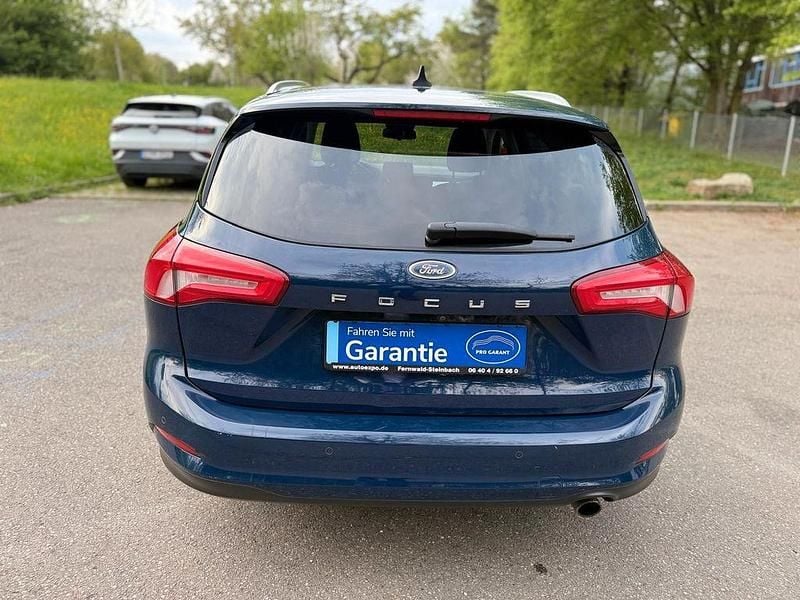 Używany Ford Focus 150 KM (110 kW) 2020 Niebieski Sedan/Limuzyna