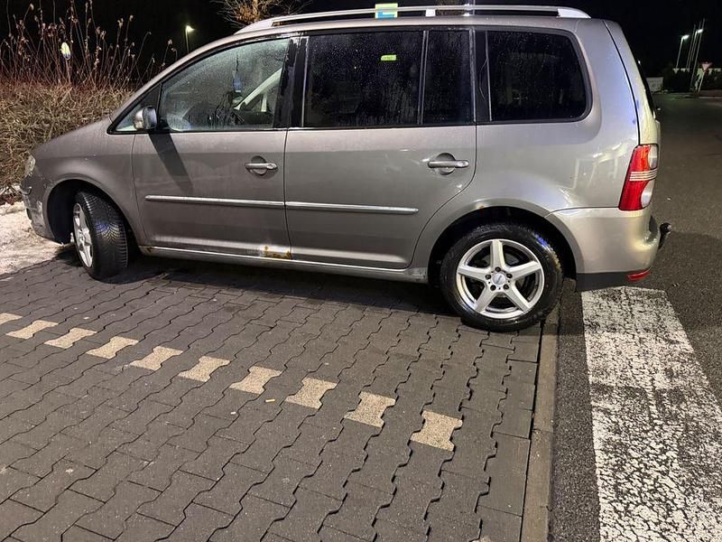 Usata VW Touran Trendline 140 CV (102 kW) 2007 Grigio Monovolume