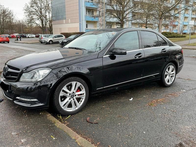 Schwarz Gebraucht 2012 Mercedes C250 Avantgarde Limousine | 7.700 € (Fairer Preis) - Bild 1/4