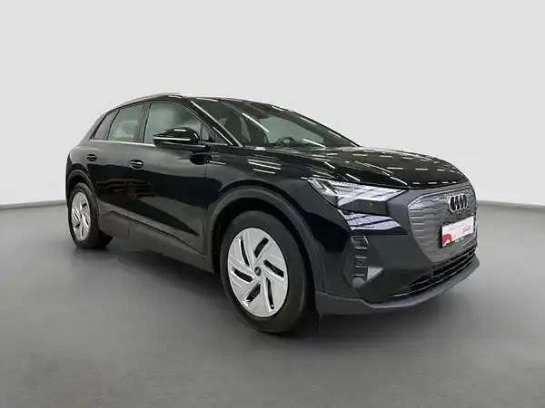Gebraucht Audi Q4 e-tron Ambiente 150 kW (204 PS) 2023 Mythosschwarz metallic SUV