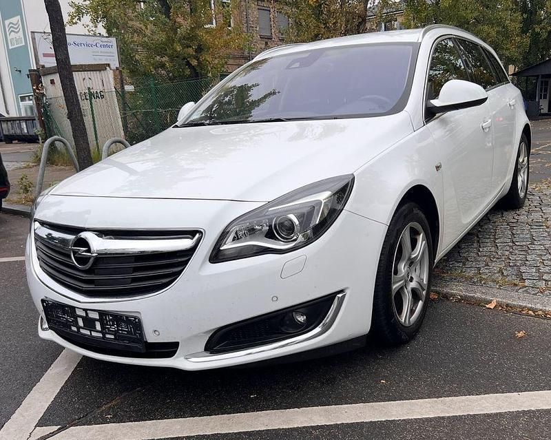 Weiß Gebraucht 2014 Opel Insignia Limousine | 6.999 € (Guter Preis) - Bild 1/4