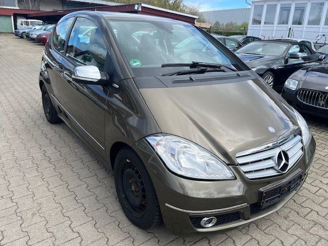 Gebraucht Mercedes A180 109 PS (80 kW) 2009 Braun Limousine