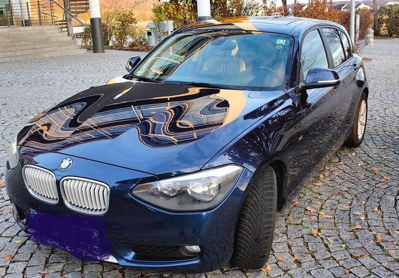Blau Gebraucht 2012 BMW 118 Urban Line Kleinwagen | 6.300 € (Guter Preis) - Bild 1/4