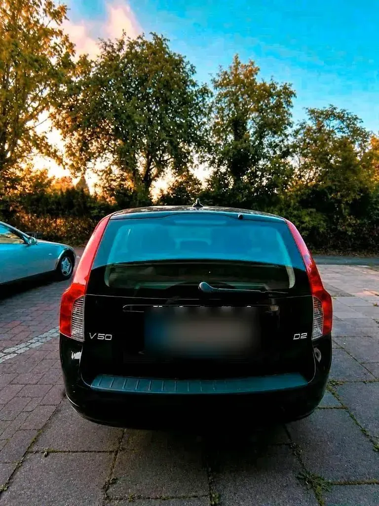 Gebraucht Volvo V50 109 PS (80 kW) 2010 Schwarz Kombi