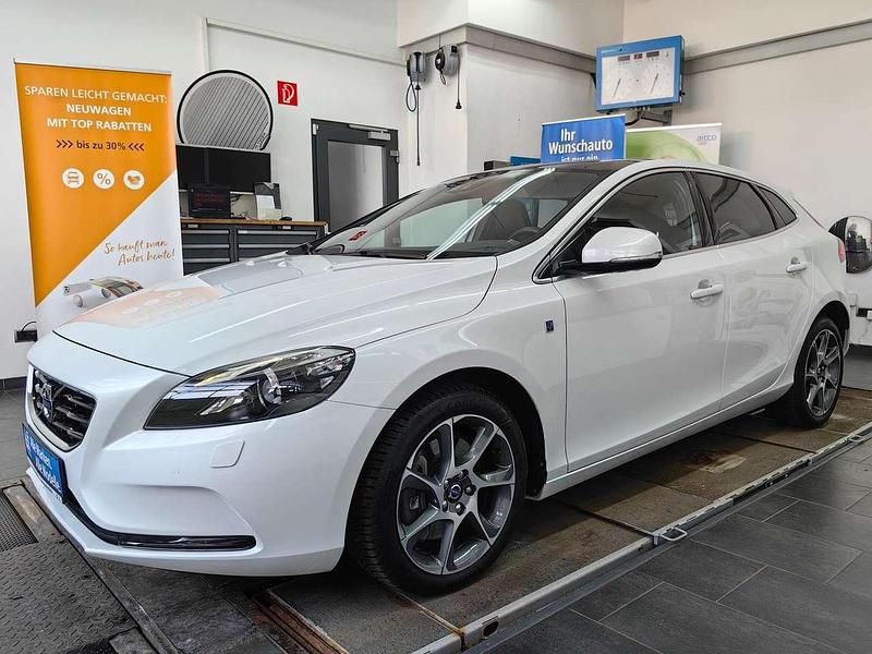 Gebraucht Volvo V40 Ocean Race 190 PS (139 kW) 2016 Weiß Kombi