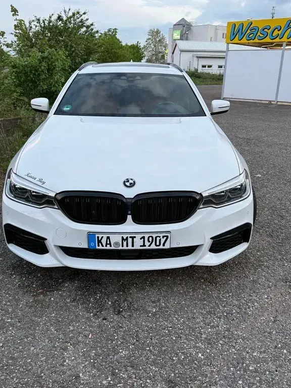 Gebraucht BMW 530 Sport Line 265 PS (194 kW) 2017 Weiß Kombi