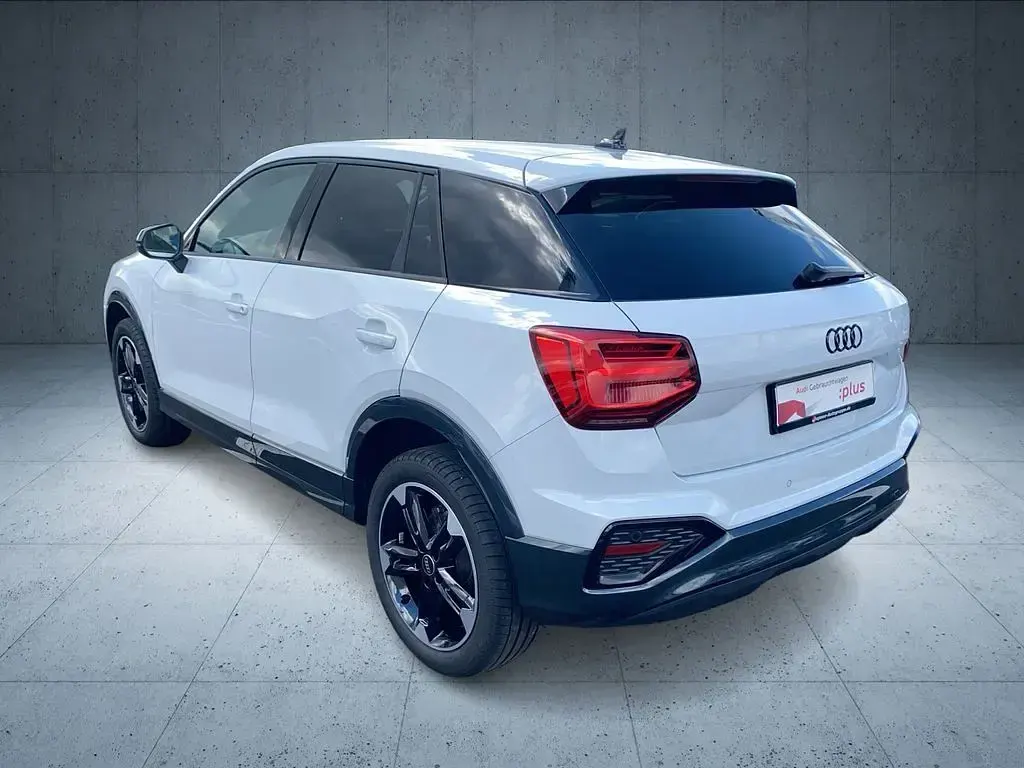 Gebraucht Audi Q2 Advanced Plus 150 PS (110 kW) 2025 Gletscherweiß metallic (metallic) SUV