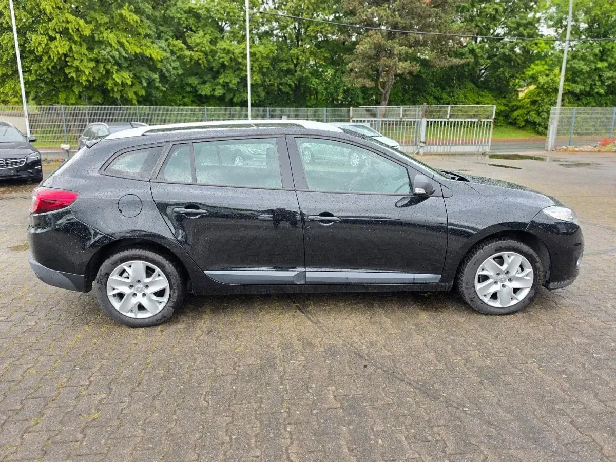 Gebraucht Renault Mégane GrandTour 101 PS (74 kW) 2013 Schwarz Kombi