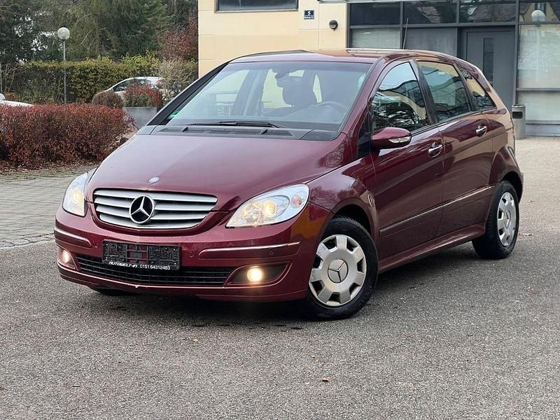 Rot Gebraucht 2006 Mercedes B170 Van / Kleinbus | 4.500 € (Guter Preis) - Bild 1/4
