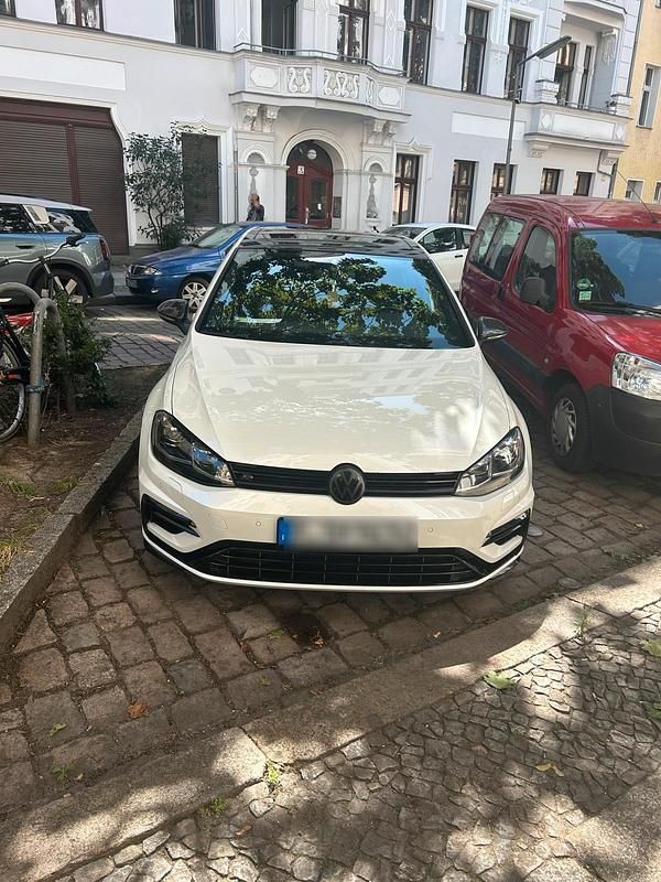 Weiß Gebraucht 2017 VW Golf VII R Limousine | 25.000 € (Fairer Preis) - Bild 1/4