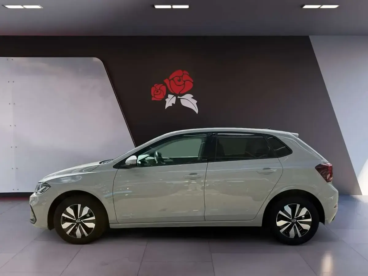 Gebraucht VW Polo Move 80 PS (58 kW) 2024 Ascotgrau Kleinwagen