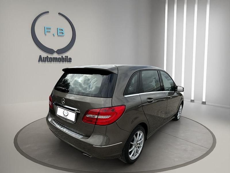 Gebraucht Mercedes B200 156 PS (114 kW) 2013 Other Van / Kleinbus