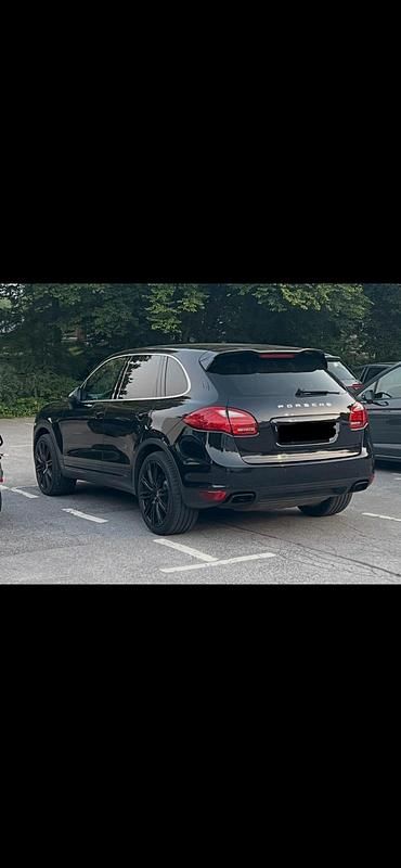 Second-hand Porsche Cayenne 245 CP (180 kW) 2012 Negru SUV