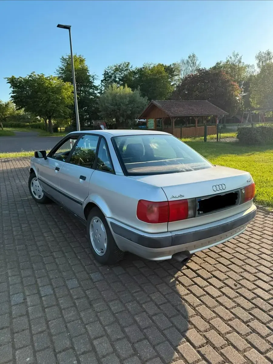 Gebraucht Audi 80 90 PS (66 kW) 1991 Silber Limousine