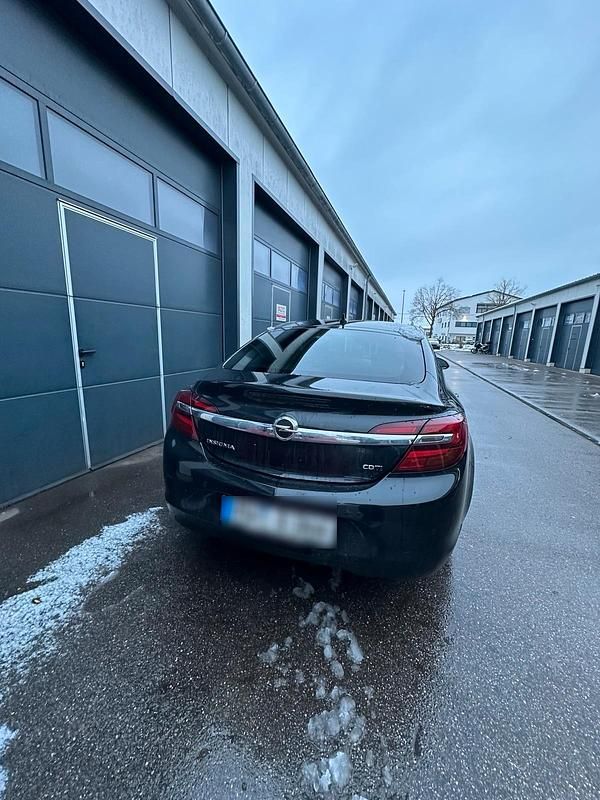 Gebraucht Opel Insignia 163 PS (119 kW) 2015 Schwarz Limousine
