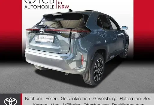 Neu Toyota Yaris Cross 130 PS (95 kW) 2026 Grün SUV