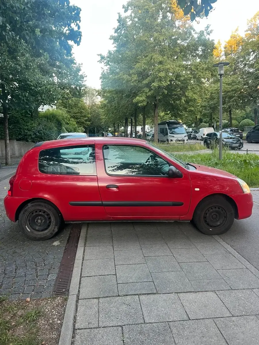Gebraucht Renault Clio II 75 PS (55 kW) 2010 Rot Limousine