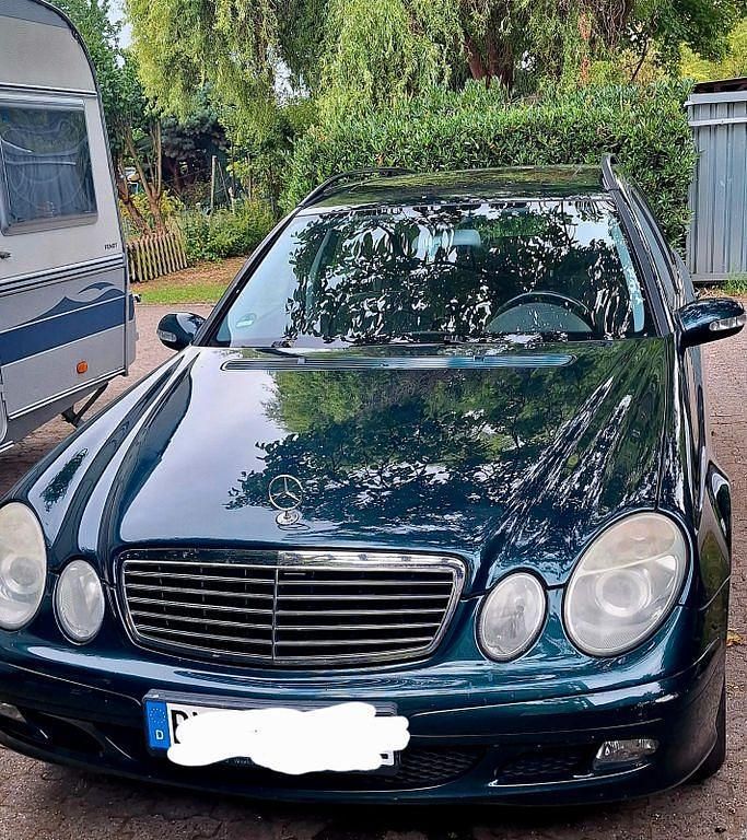 Grün Gebraucht 2005 Mercedes 240 Limousine | 2.900 € - Bild 1/4
