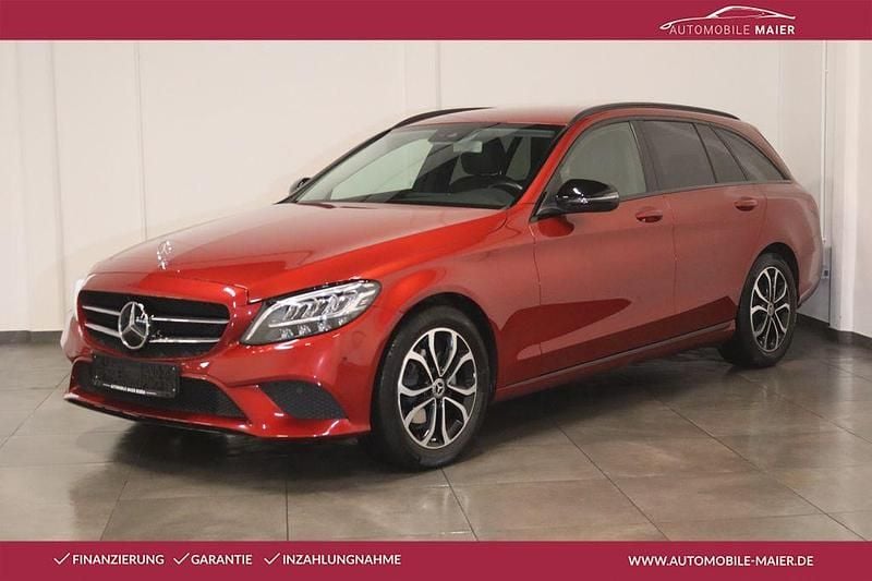 Gebraucht Mercedes C180 Avantgarde 156 PS (114 kW) 2018 Designo hyazinthrot Kombi