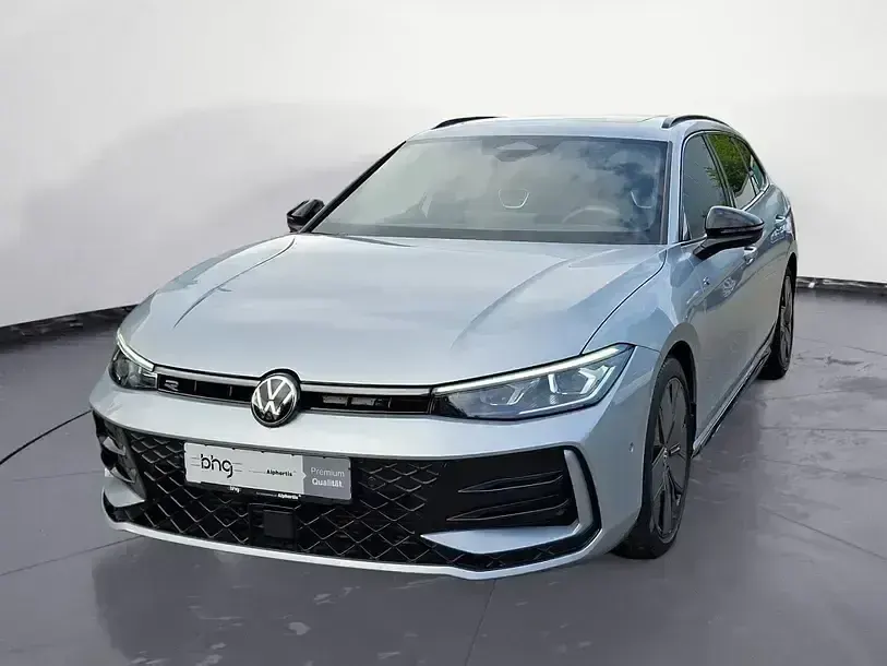 Gebraucht VW Passat R-line 193 PS (141 kW) 2025 Silber Kombi