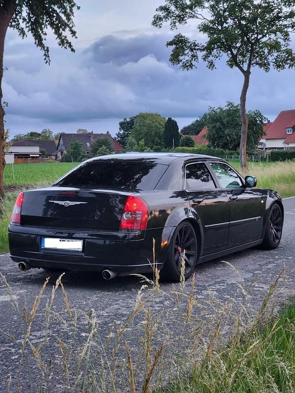 Schwarz Gebraucht 2012 Chrysler 300C Limousine | 12.000 € (Superpreis) - Bild 1/3