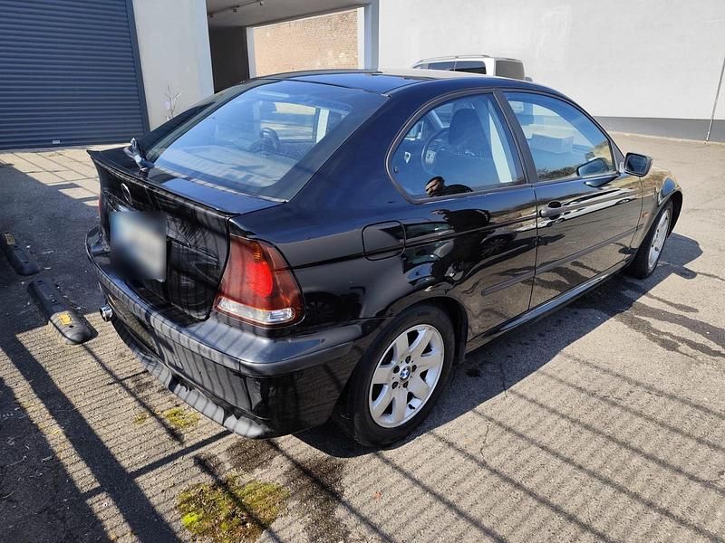 Gebraucht BMW 316 Compact 115 PS (84 kW) 2003 Schwarz Kleinwagen