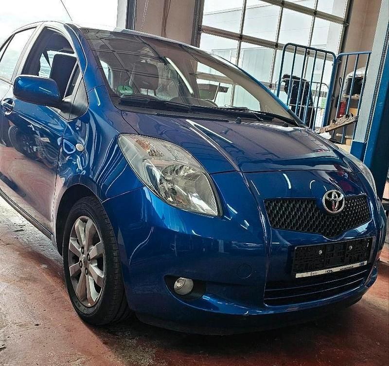 Gebraucht Toyota Yaris 87 PS (63 kW) 2008 Blau Kleinwagen