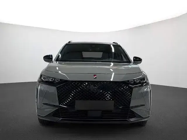 Gebraucht DS Automobiles DS7 Crossback Performance Line Plus 131 PS (96 kW) 2024 Lackierung lacquered grey/metallic klarlack SUV