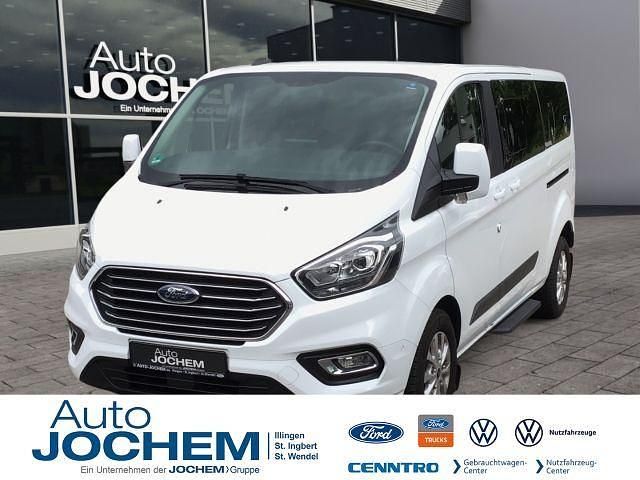 Weiss Gebraucht 2022 Ford Tourneo Custom Trend Van | 39.444 € - Bild 1/4