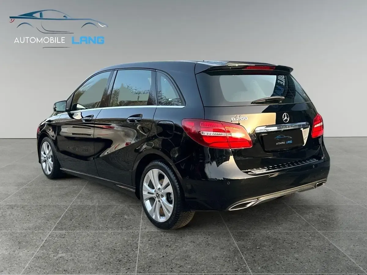 Gebraucht Mercedes B200 Edition 156 PS (114 kW) 2018 Schwarz Kleinwagen