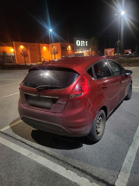Gebraucht Ford Fiesta 82 PS (60 kW) 2009 Rot Kleinwagen