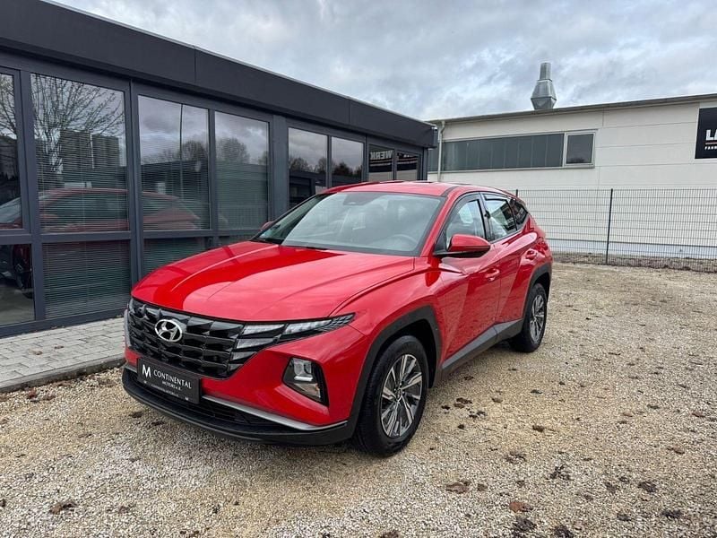 Gebraucht Hyundai Tucson Pure 150 PS (110 kW) 2022 Rot SUV