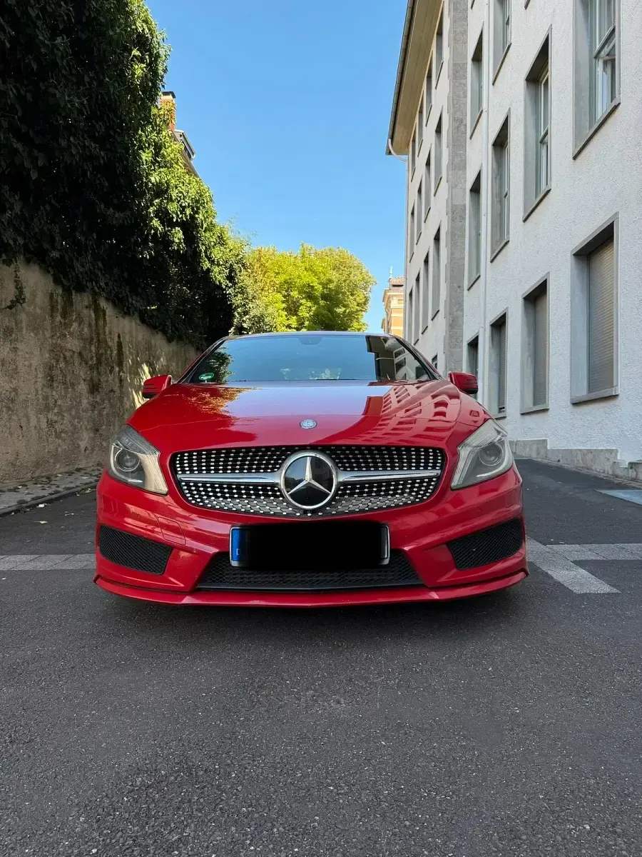 Gebraucht Mercedes A180 AMG line 122 PS (89 kW) 2015 Rot Kleinwagen