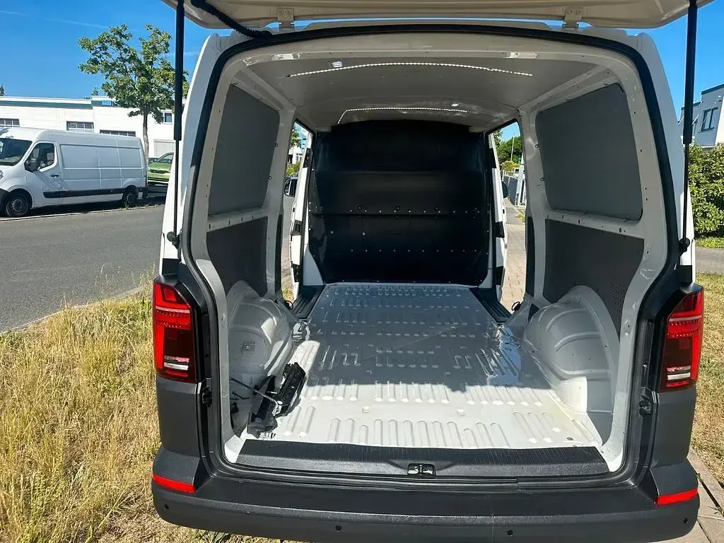 Gebraucht VW Transporter 150 PS (110 kW) 2021 Weiß Van